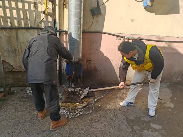 江苏南通如皋市如城街道：蒲行社区开展社区网格显担当 油烟隐患速清零